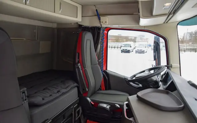 VOLVO FH500 / NISKA KABINA / HYDRAULIKA / EURO 6 / ACC / LEDY / ALUFELGI / SERWISOWANY / SPROWADZONY 