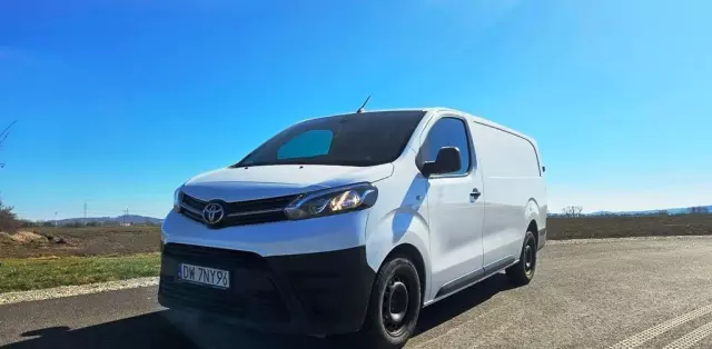 TOYOTA Proace 