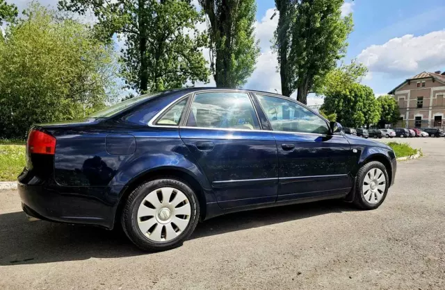 AUDI A4 
