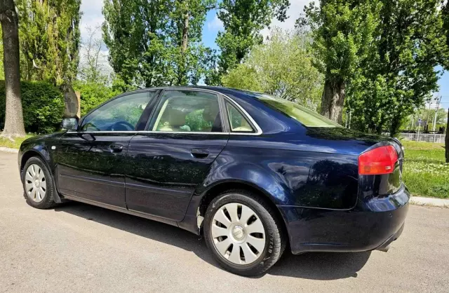 AUDI A4 