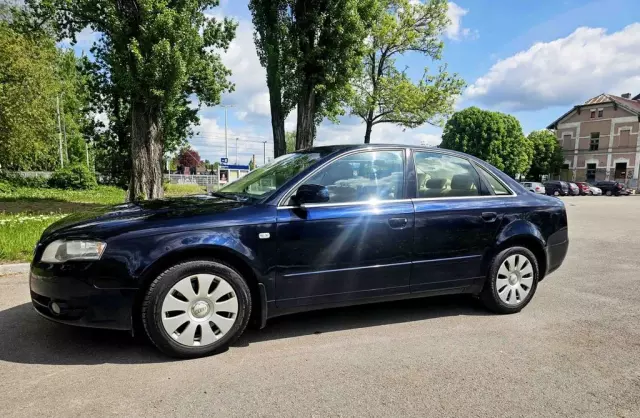 AUDI A4 