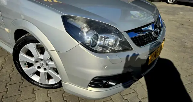 OPEL Vectra 2.0 Turbo Cosmo