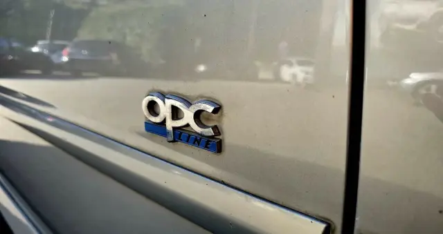 OPEL Vectra 2.0 Turbo Cosmo