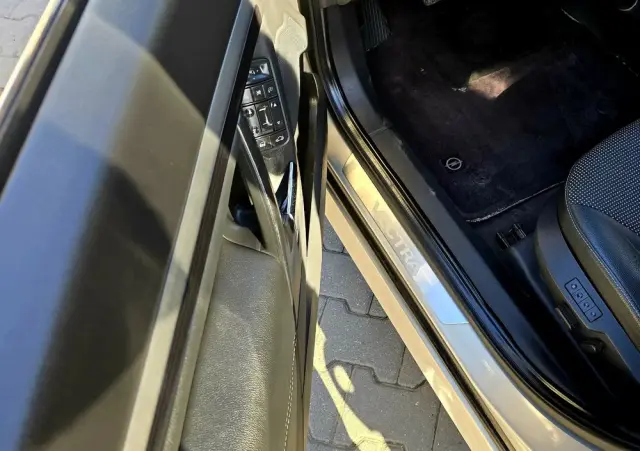 OPEL Vectra 2.0 Turbo Cosmo