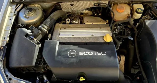 OPEL Vectra 2.0 Turbo Cosmo