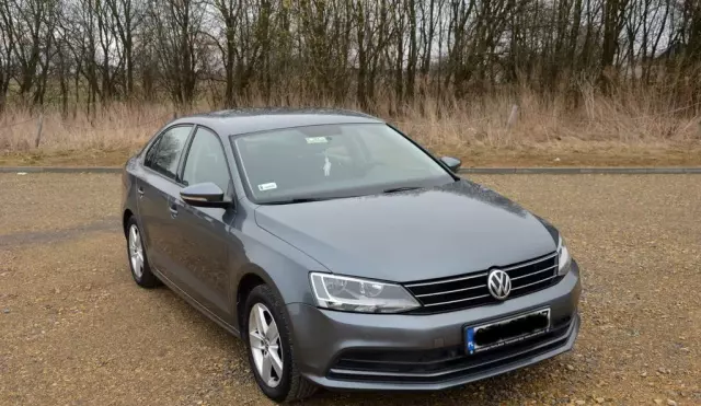 VOLKSWAGEN Jetta 