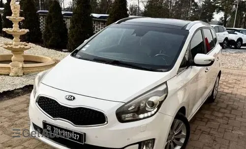 KIA Carens 