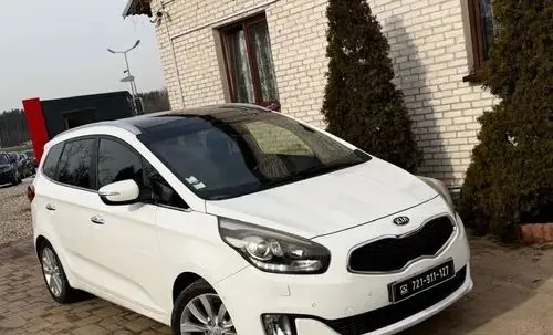 KIA Carens 