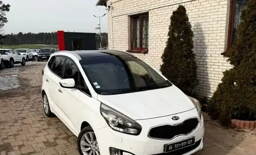 KIA Carens 