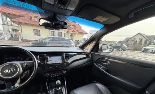 KIA Carens 
