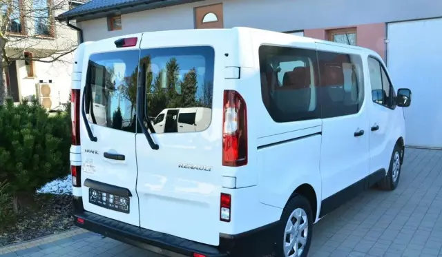 RENAULT Trafic 