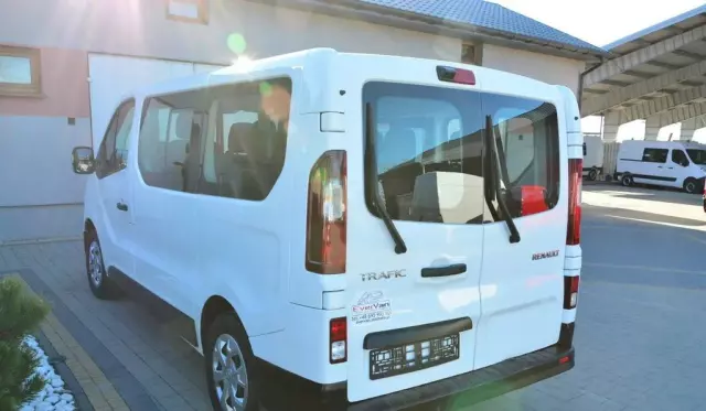 RENAULT Trafic 