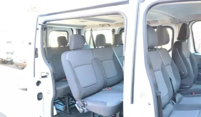 RENAULT Trafic 