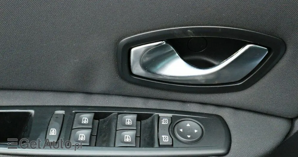 RENAULT Scenic 1.6 16V 110 LIMITED