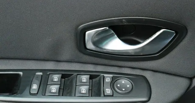 RENAULT Scenic 1.6 16V 110 LIMITED