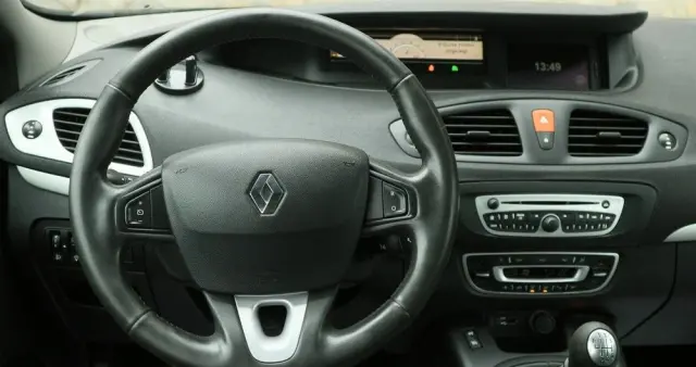 RENAULT Scenic 1.6 16V 110 LIMITED