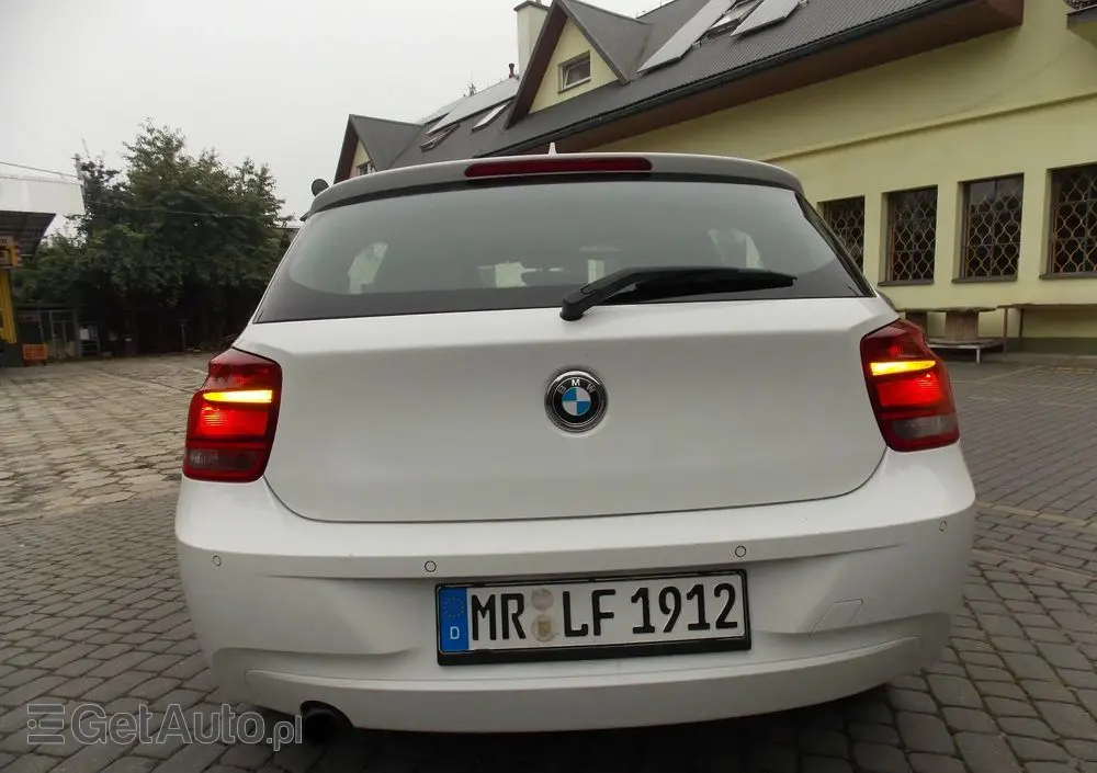 BMW Seria 1 114i Sport Line