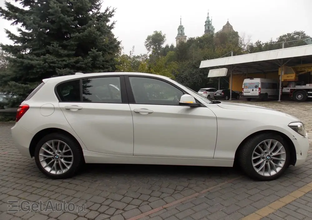 BMW Seria 1 114i Sport Line