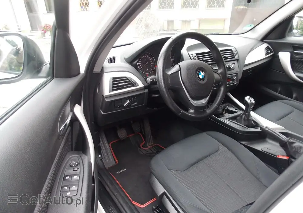 BMW Seria 1 114i Sport Line