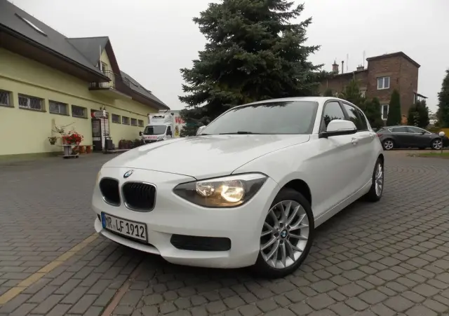 BMW Seria 1 114i Sport Line
