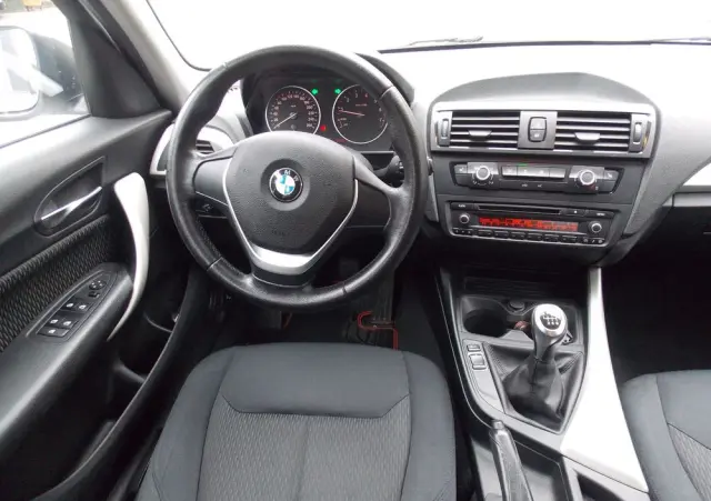 BMW Seria 1 114i Sport Line