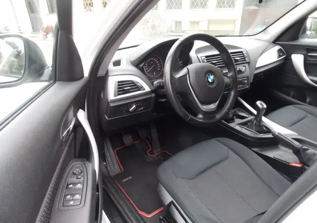 BMW Seria 1 114i Sport Line