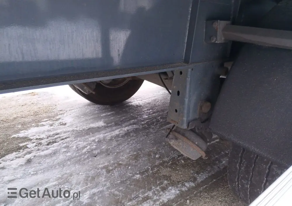 FRUEHAUF Mocna podłoga /nowy dach 217tys przebieg/oś podnoszona/Francja 