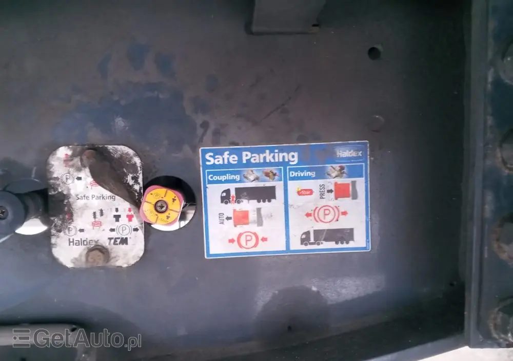 FRUEHAUF Mocna podłoga /nowy dach 217tys przebieg/oś podnoszona/Francja 