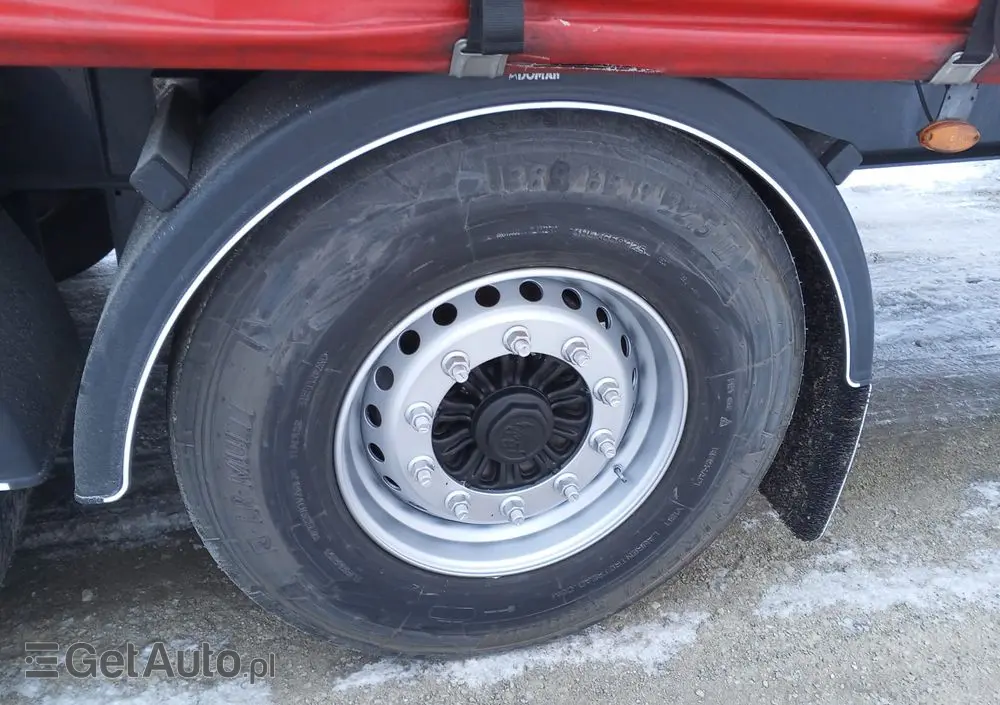 FRUEHAUF Mocna podłoga /nowy dach 217tys przebieg/oś podnoszona/Francja 