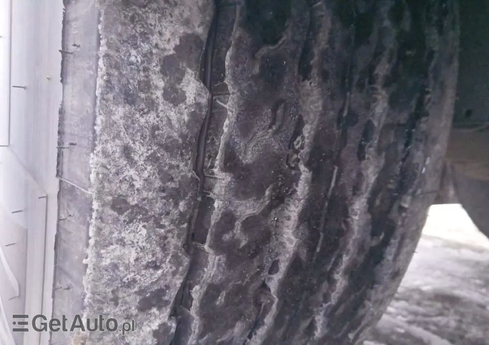 FRUEHAUF Mocna podłoga /nowy dach 217tys przebieg/oś podnoszona/Francja 