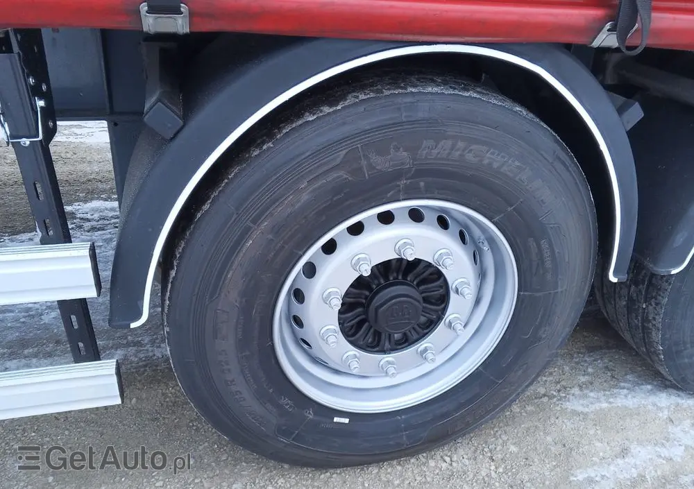 FRUEHAUF Mocna podłoga /nowy dach 217tys przebieg/oś podnoszona/Francja 