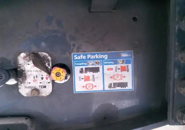 FRUEHAUF Mocna podłoga /nowy dach 217tys przebieg/oś podnoszona/Francja 