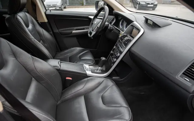 VOLVO XC 60 2.4D AWD RDesign