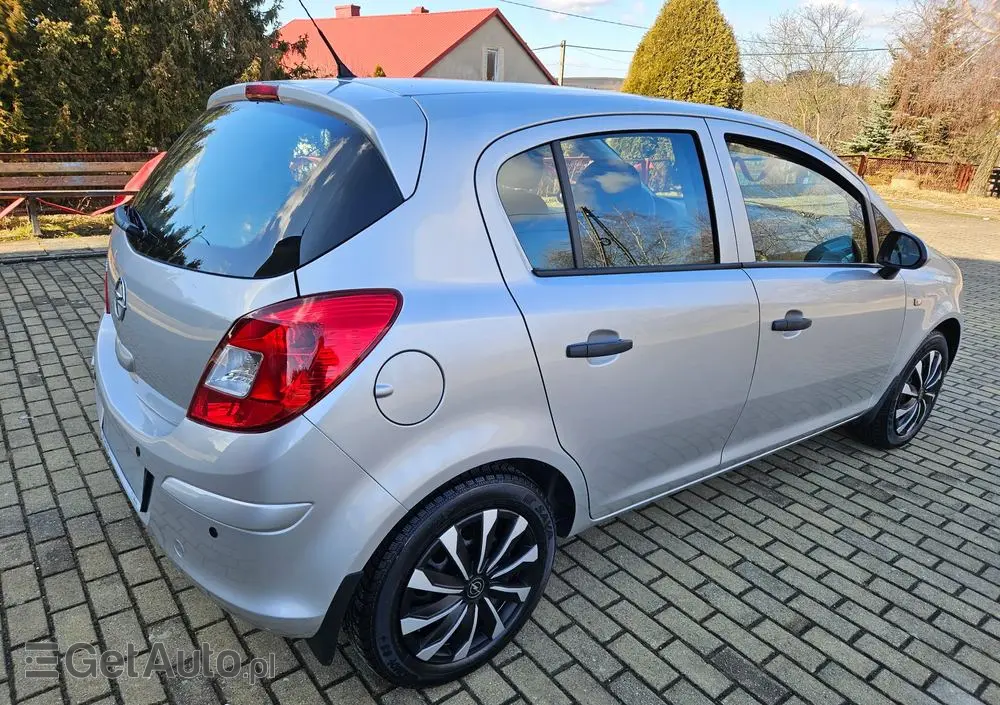OPEL Corsa 1.2 16V Essentia