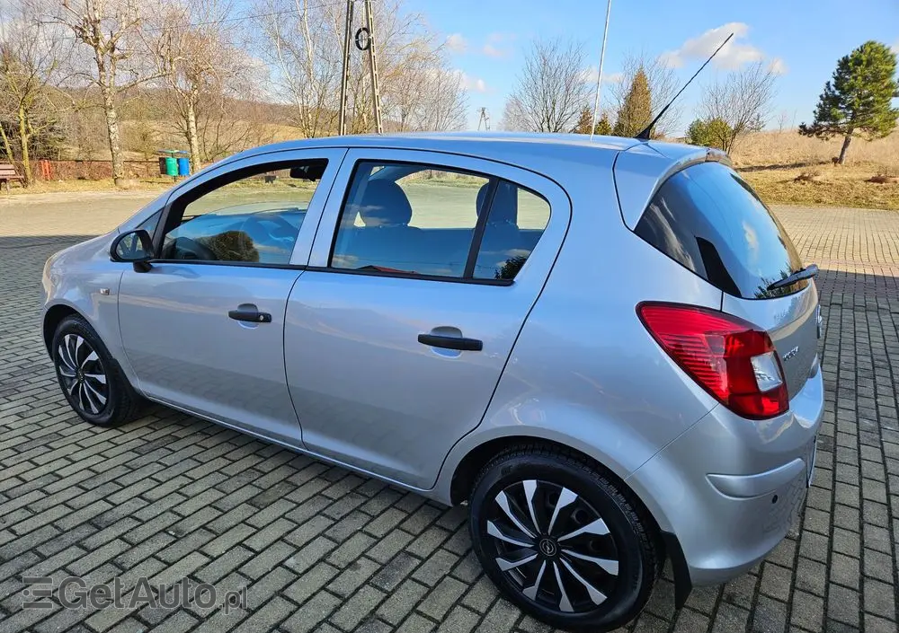 OPEL Corsa 1.2 16V Essentia