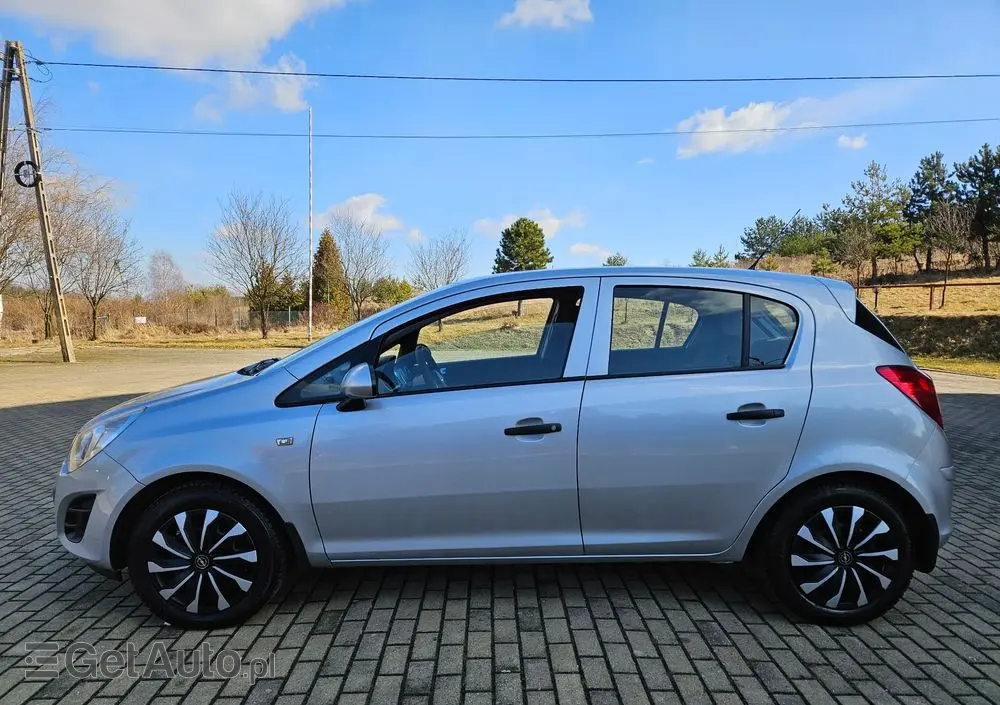 OPEL Corsa 1.2 16V Essentia
