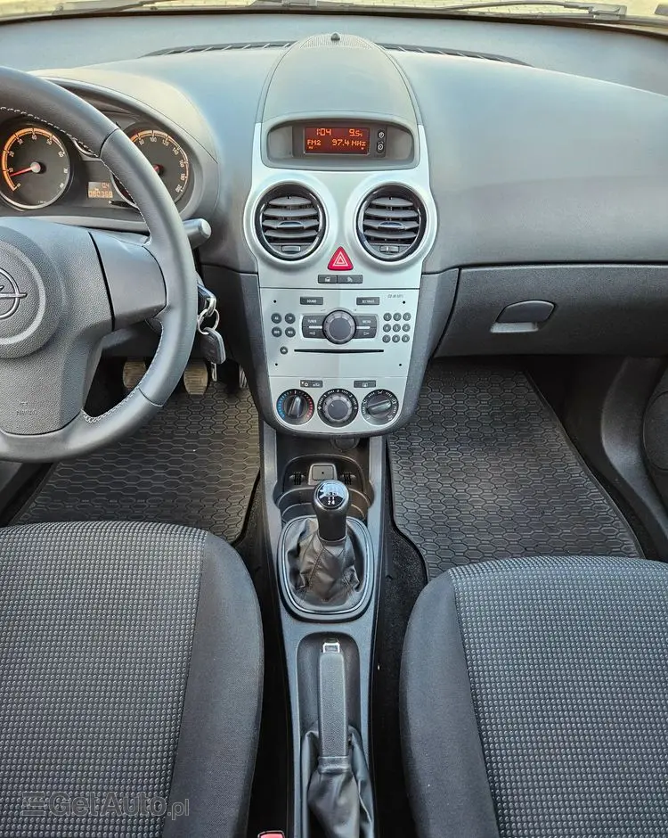 OPEL Corsa 1.2 16V Essentia