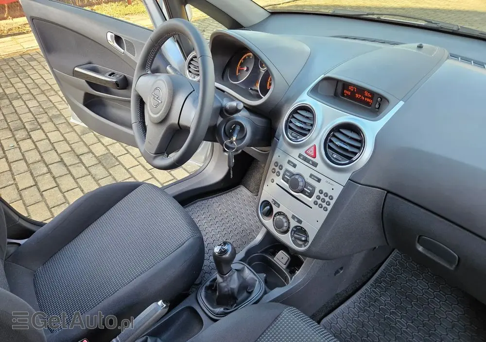 OPEL Corsa 1.2 16V Essentia