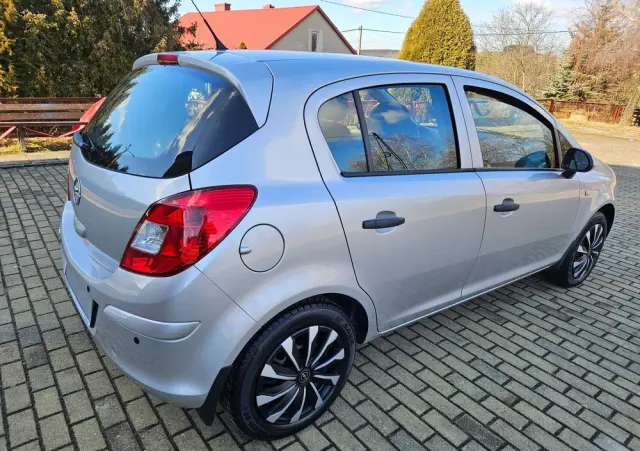 OPEL Corsa 1.2 16V Essentia