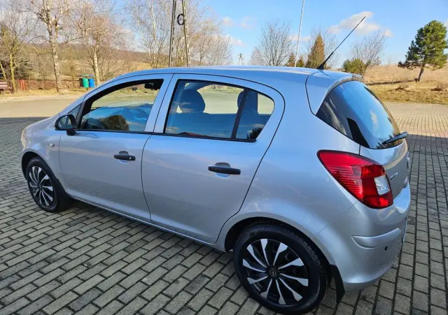 OPEL Corsa 1.2 16V Essentia