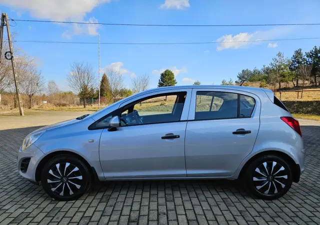 OPEL Corsa 1.2 16V Essentia