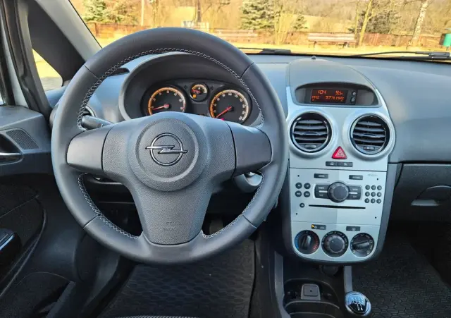 OPEL Corsa 1.2 16V Essentia