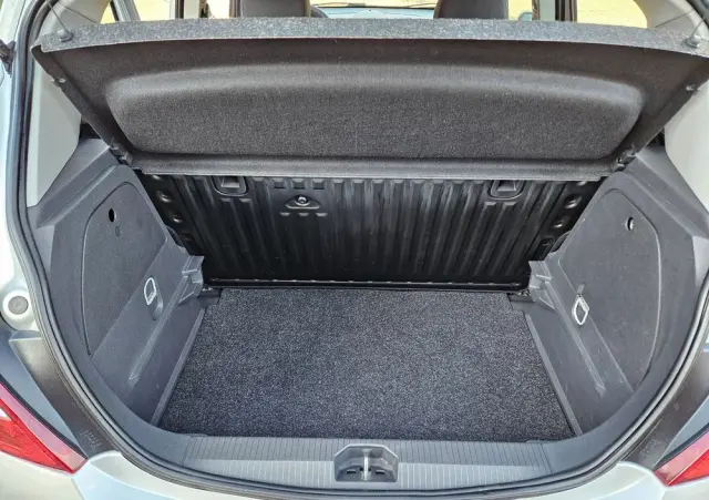 OPEL Corsa 1.2 16V Essentia