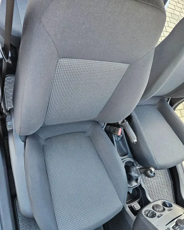 OPEL Corsa 1.2 16V Essentia