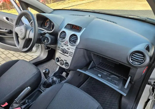 OPEL Corsa 1.2 16V Essentia