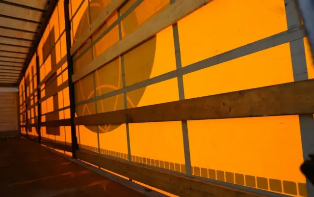 SCHMITZ CARGOBULL FIRANKA / KOSZ NA PALETY / STANDARD / 