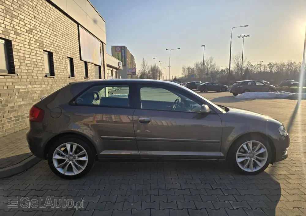 AUDI A3 3-drzwiowe 2.0 TDI Quattro Ambiente
