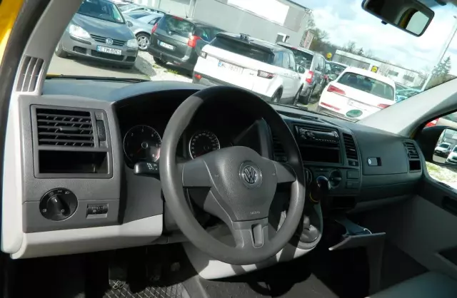 VOLKSWAGEN Transporter 