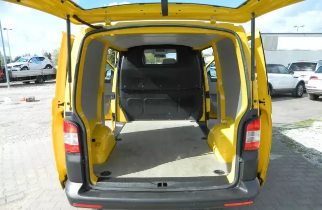 VOLKSWAGEN Transporter 