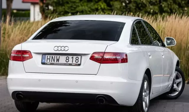 AUDI A6 